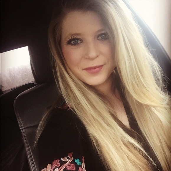 Meet your Posher, Isobel - Picture 1 of 1